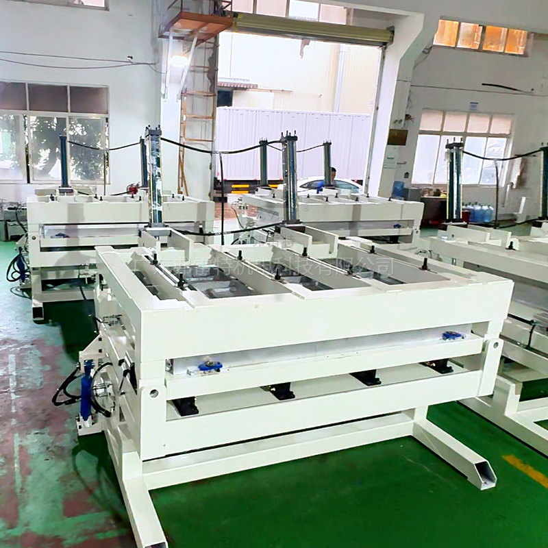 大型減震墊發(fā)泡模具